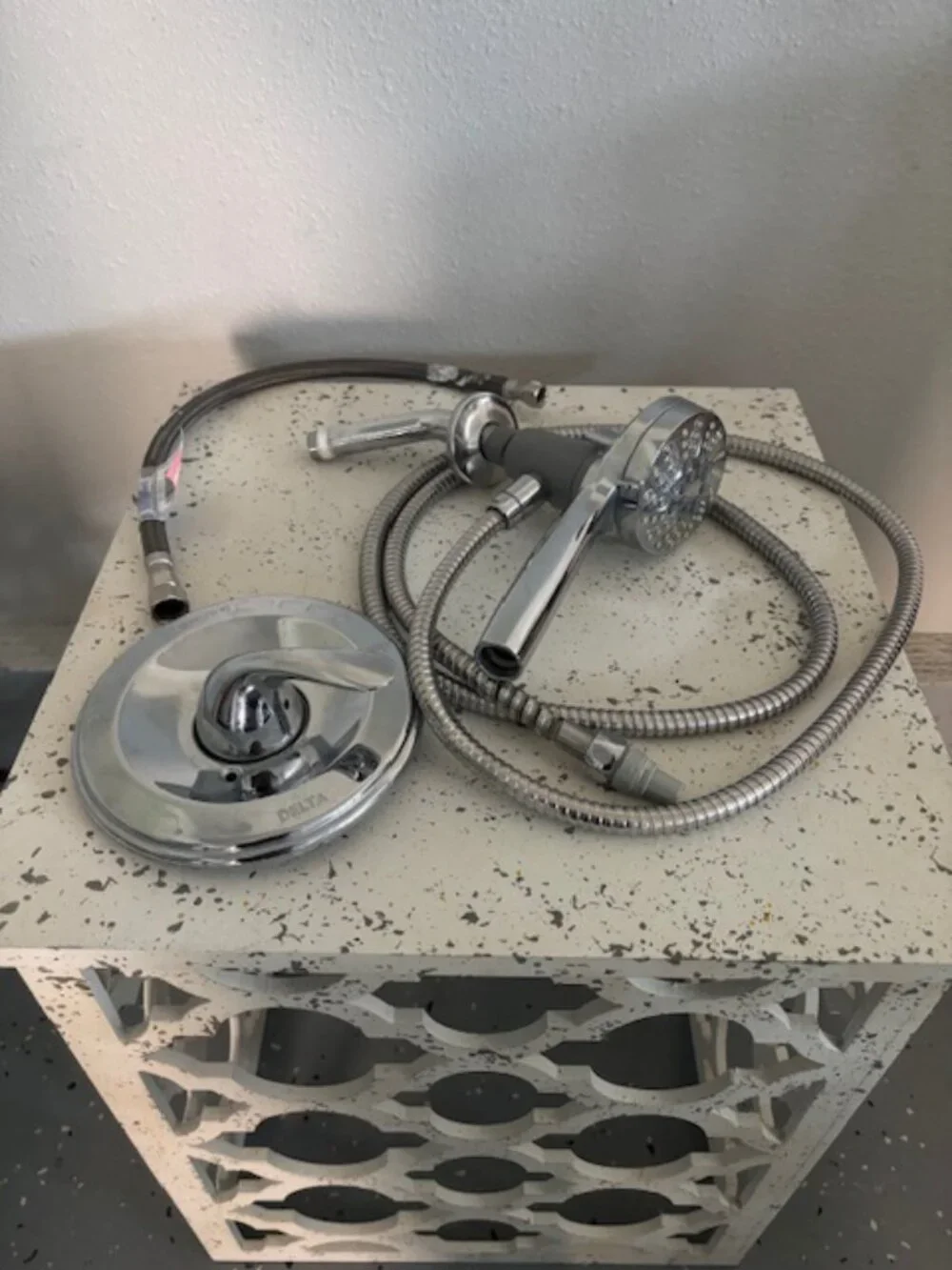 Delta magnetic adjustable